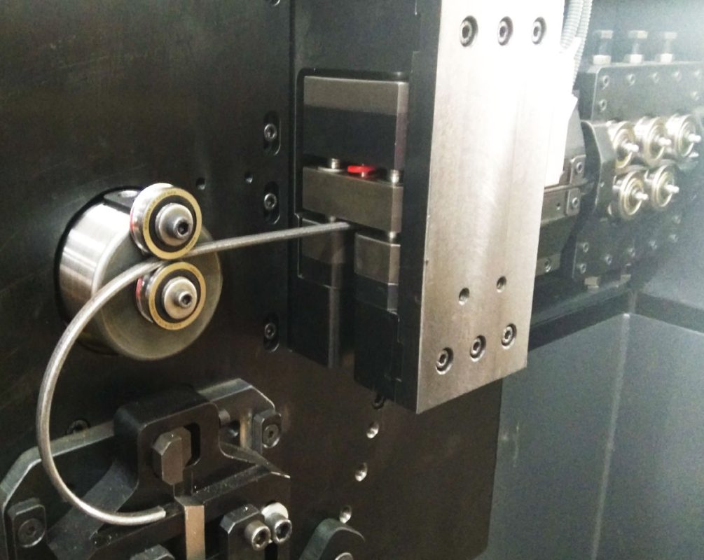 esse-wire-bending-machine3